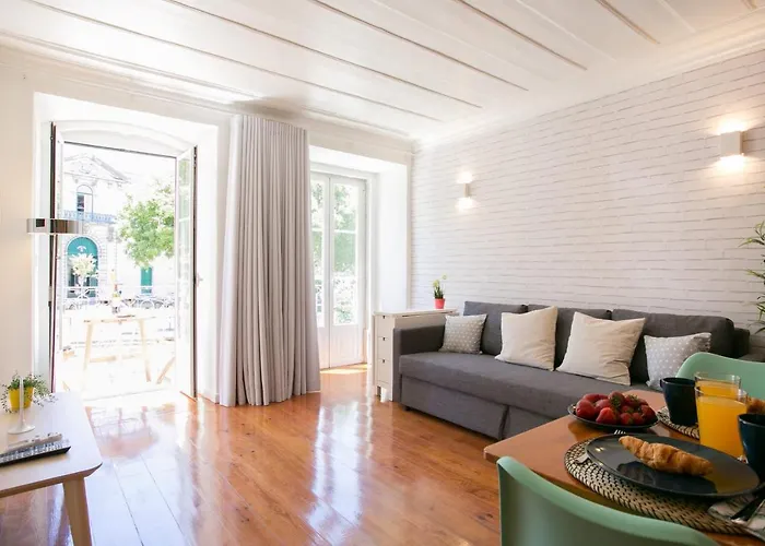 Sunny Photographers Studio Apartment With Balcony In Alcantara