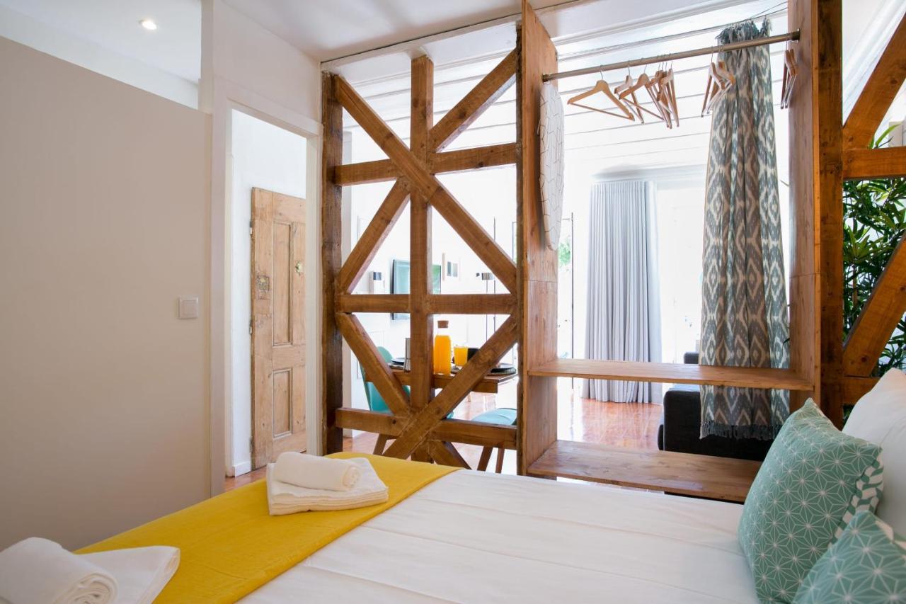 Sunny Photographers Studio With Balcony In Alcantara Apartment