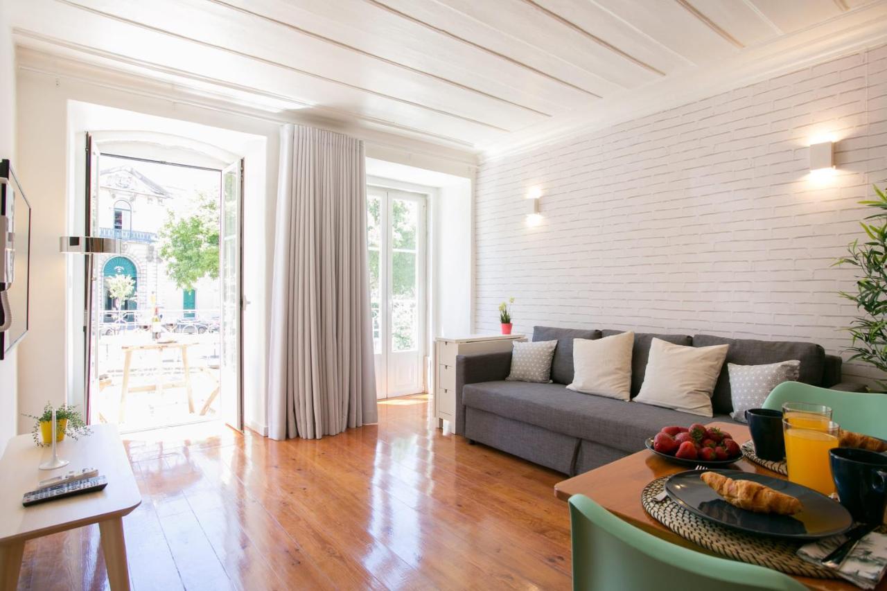 Sunny Photographers Studio With Balcony In Alcantara Apartment Lissabon