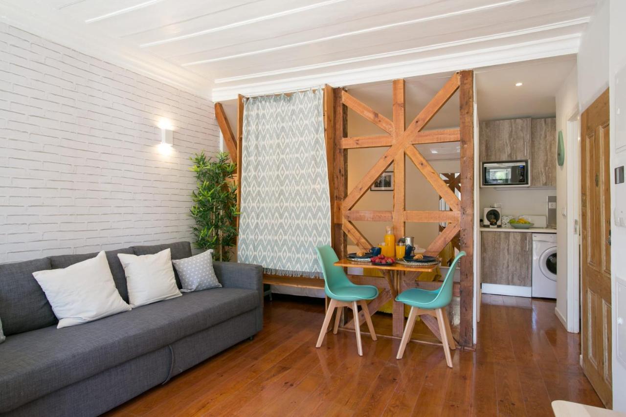 Apartment Sunny Photographers Studio With Balcony In Alcantara *