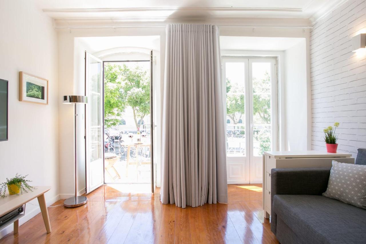 Sunny Photographers Studio With Balcony In Alcantara Apartment Lissabon
