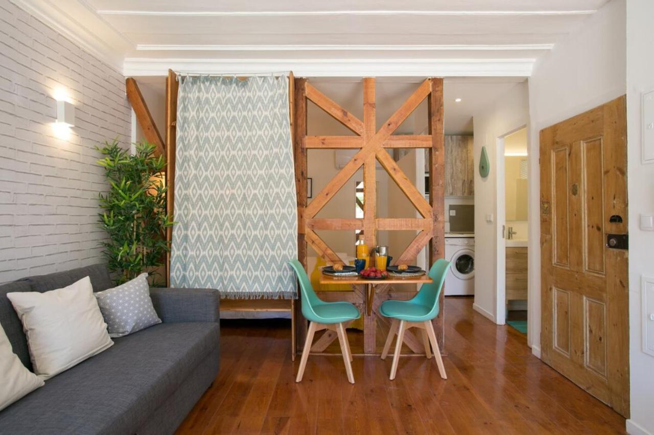 Sunny Photographers Studio With Balcony In Alcantara Apartment Lissabon